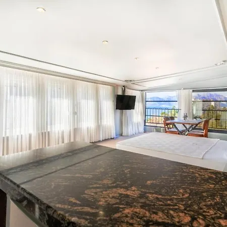 Olsen Hotel *